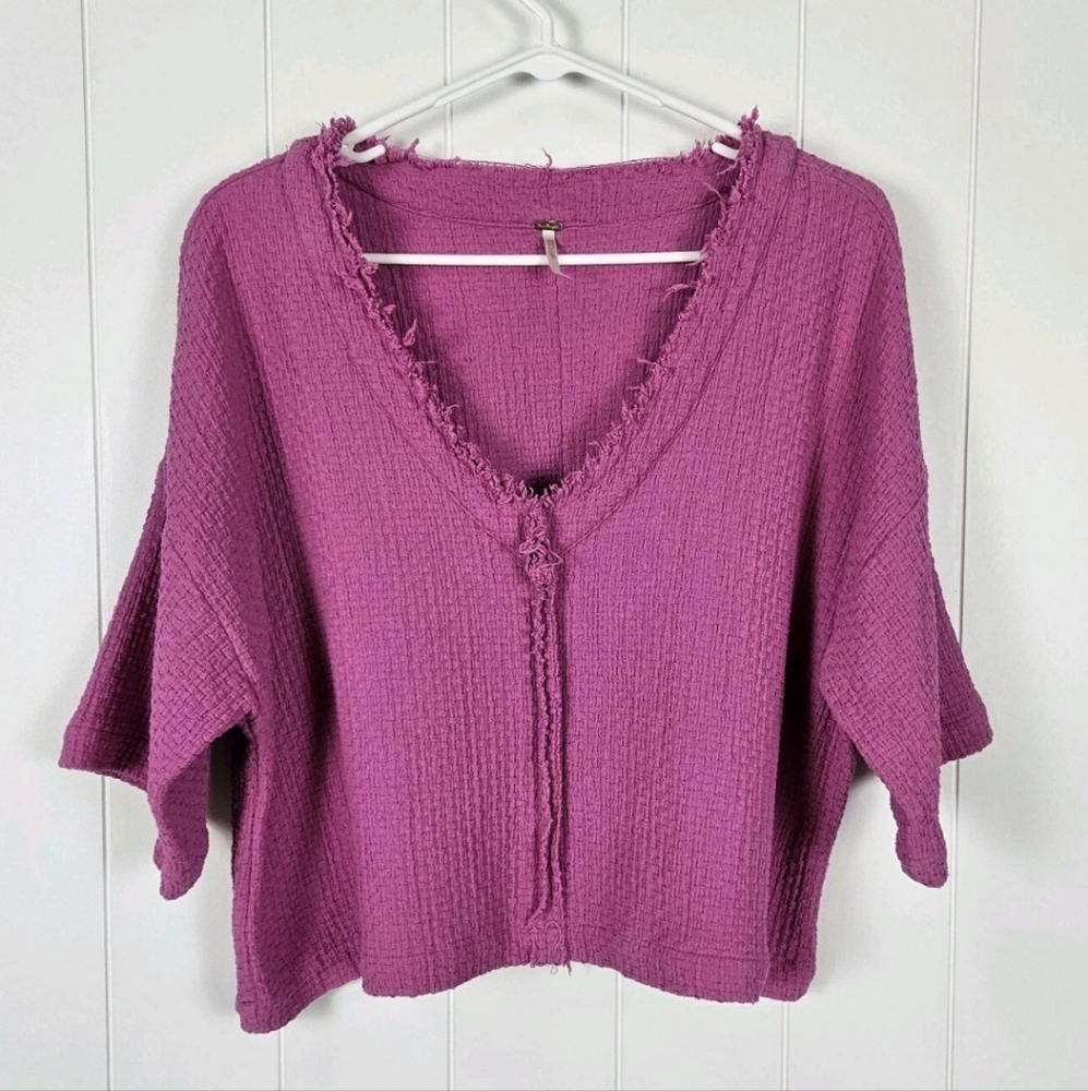 Free People Cropped Textured V-Neck Blouse in Mauve
